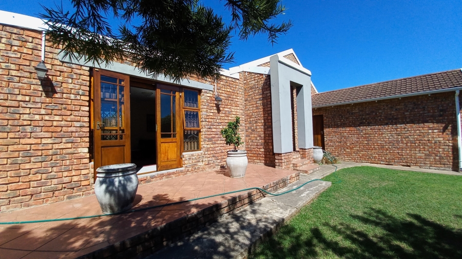 3 Bedroom Property for Sale in Strelitzia Park Eastern Cape